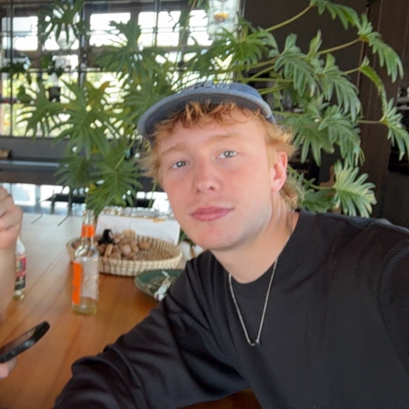 Stein Pleiter sitting in a café